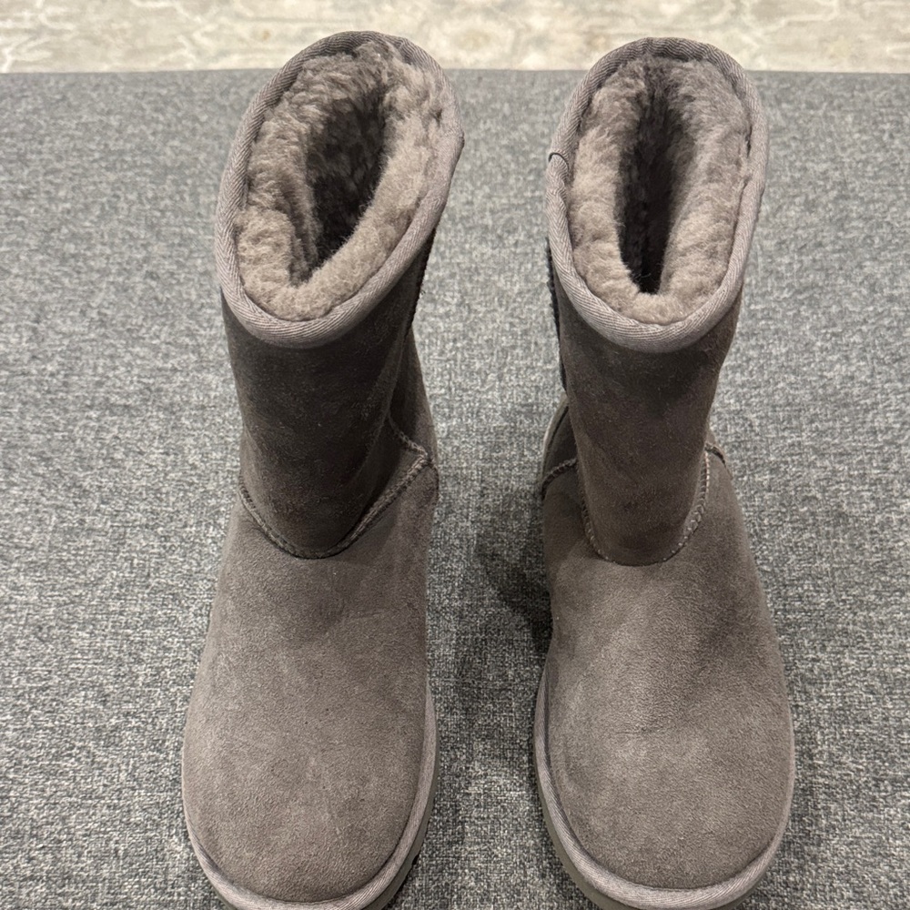 UGG Cozy Gray Women's Boots women’s size 7.0